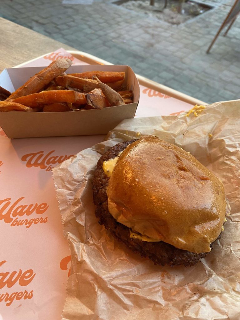 wave_burgers_mycharleroi_charleroi_burger_frite-min